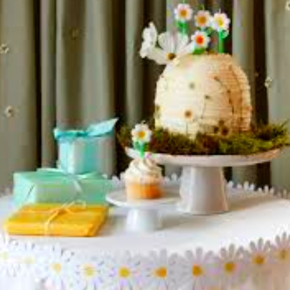 NWT- Meri Meri Daisy Candles - Picture 1 of 4